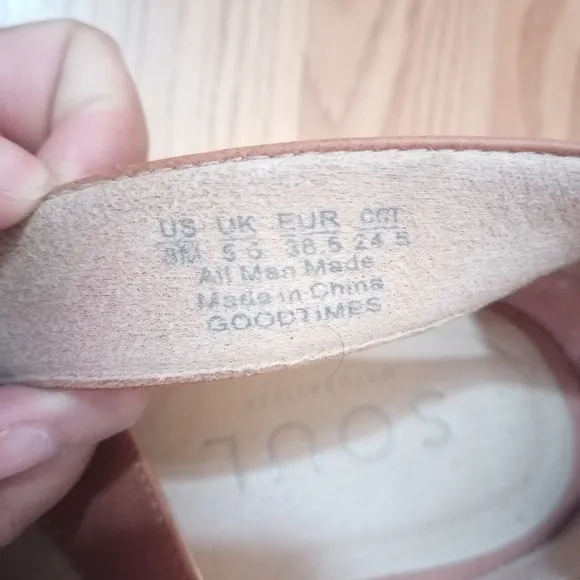 SOUL NATURALIZER Women's Tan Sandals