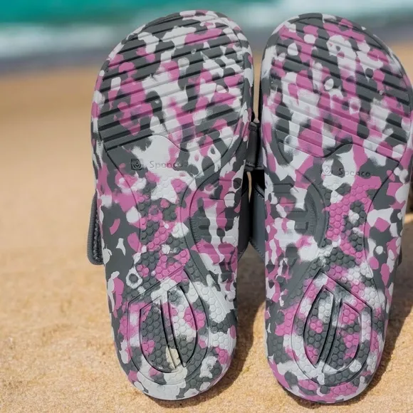 Spenco Woman's Size 8D Velcro Pink and Gray Camouflage Sandals/slip Ons