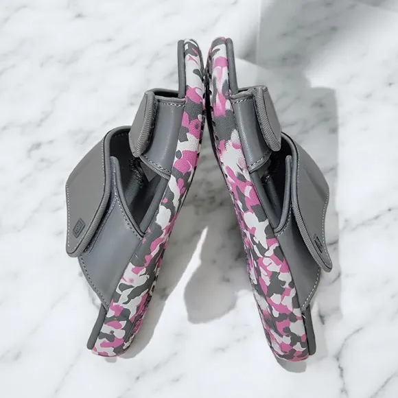 Spenco Woman's Size 8D Velcro Pink and Gray Camouflage Sandals/slip Ons