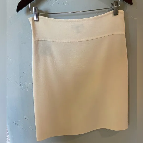 SPRING/SUMMER READY: Stunning Creamy Neutral Burberry Skirt