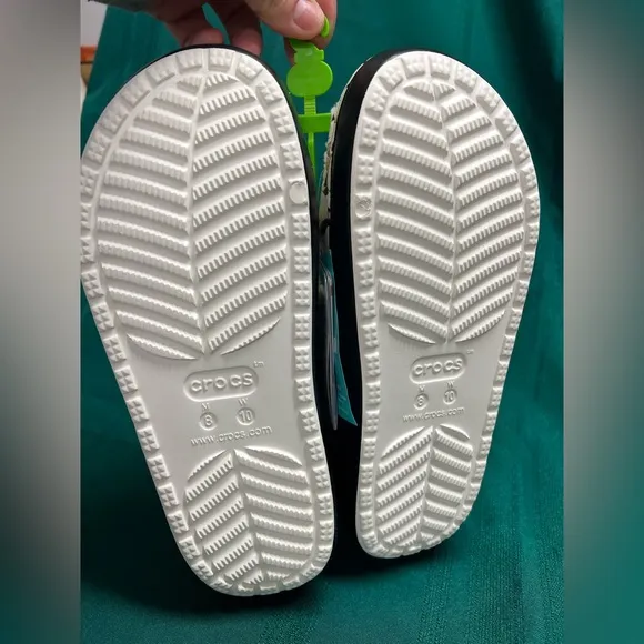 Squishmallows can cozzy croc sandals size 10