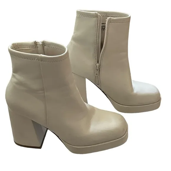 Steve Madden Kaleb ivory white platform square front booties ankle boot Sz 6 1/2
