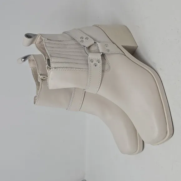 Steve Madden Wells Off White Moto Ankle Boots Size 8.5