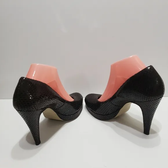 Steve Madden Women's &quot;Bogarrt&quot; Leather Snake Print Pumps Shoes Sz 10