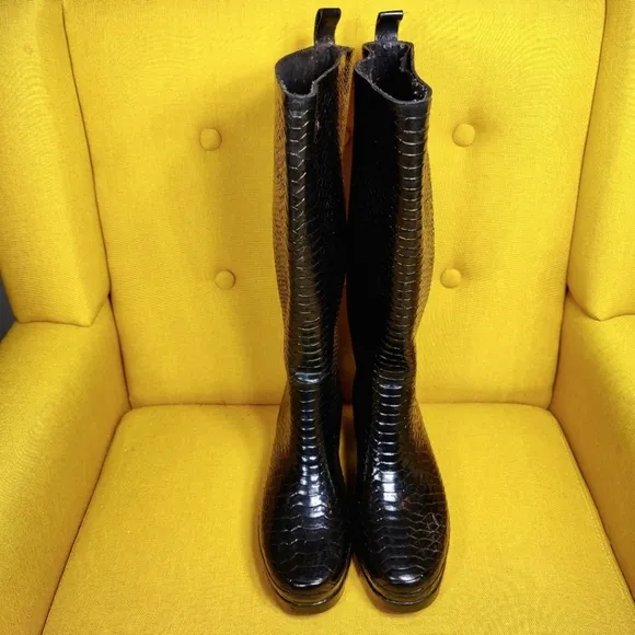 Stuart Weitzman AMAZONIA Snake Textured Tall Designer Rubber Rain Boot Women's 8