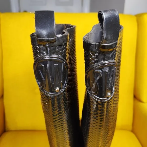 Stuart Weitzman AMAZONIA Snake Textured Tall Designer Rubber Rain Boot Women's 8