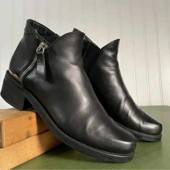 Stuart Weitzman Biker-Style/Western Ankle Boots in Black Leather