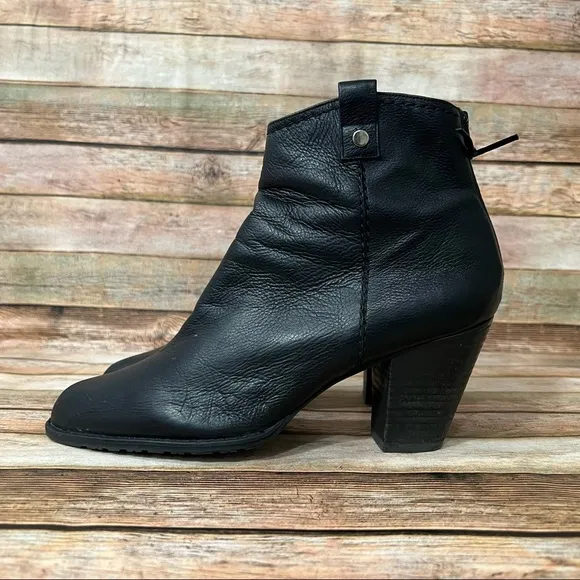 Stuart Weitzman Black Leather Ankle Boots
