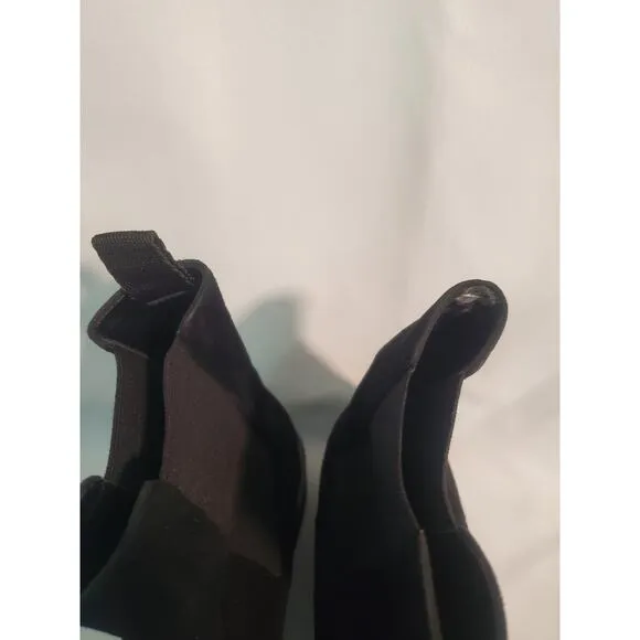 Stuart Weitzman Boots Henley Chelsea Booties. S40