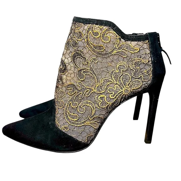 STUART WEITZMAN suede and lace stiletto bootie Heels 💛🖤🤍