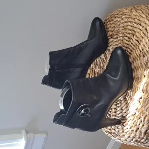 Stuart Weitzman Womens Black Leather 3.75&quot; Platform Ankle Strap Boots Zipper 7.5