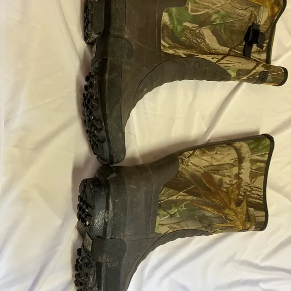 Sturdy Camo Steel Shank Boots