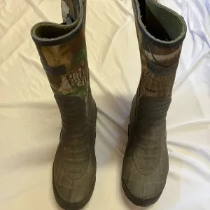 Sturdy Camo Steel Shank Boots