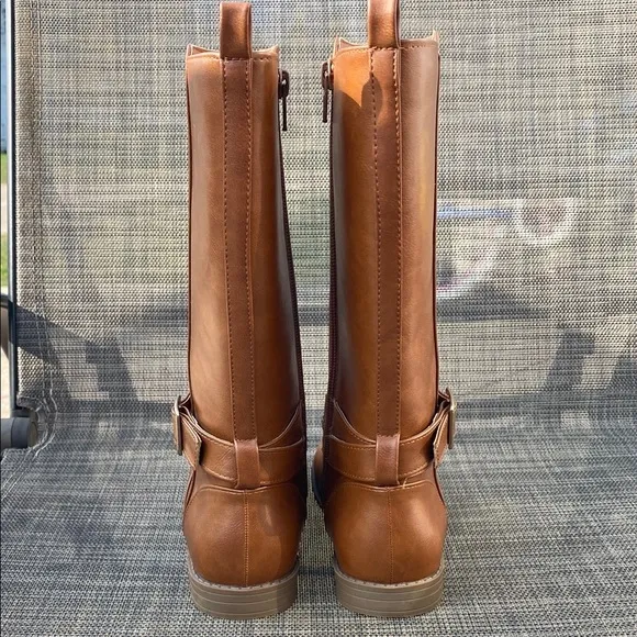 Stylish Tall Tan/Brown Knee-High Boots Youth  Size 1