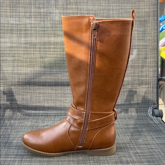 Stylish Tall Tan/Brown Knee-High Boots Youth  Size 1