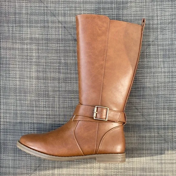 Stylish Tall Tan/Brown Knee-High Boots Youth  Size 1