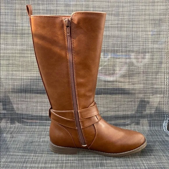 Stylish Tall Tan/Brown Knee-High Boots Youth  Size 1