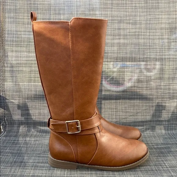 Stylish Tall Tan/Brown Knee-High Boots Youth  Size 1