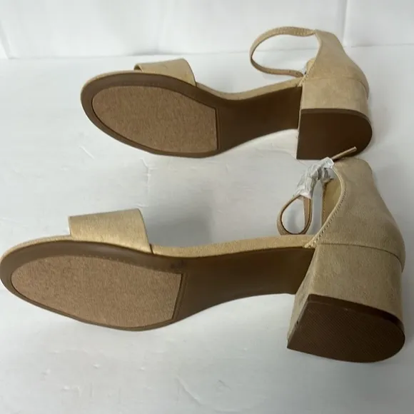 SUGAR women’s Noelle low two piece block, heel sandal.  Ankle strap sandals.