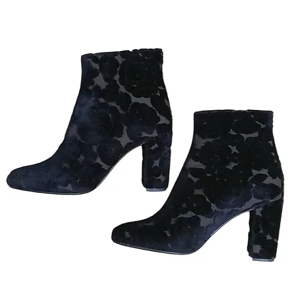 Sundance Black Velvet Burnout Ankle Boots Almond Toe Back Zipper Block Heel