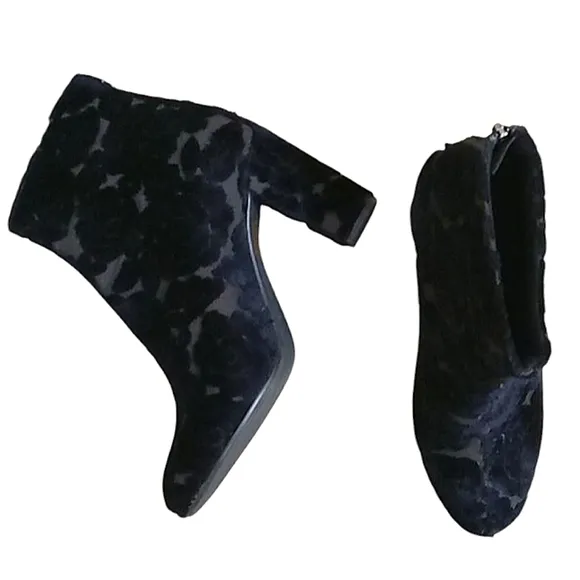Sundance Black Velvet Burnout Ankle Boots Almond Toe Back Zipper Block Heel