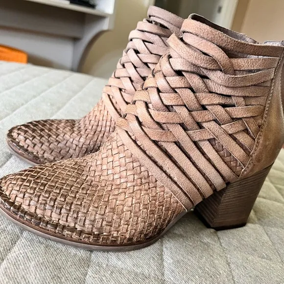 SUNDANCE EU38 US 7.5-8 Promises Woven Leather Distressed Ankle Boots Orig $248