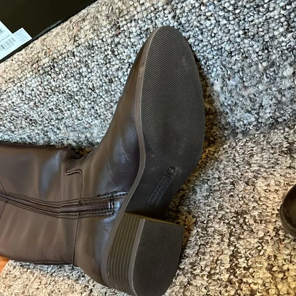 Tall boots Leather Alfani Bexley in excellent used condition. Won just once.7.5