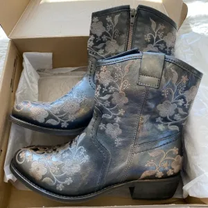 Taos Leather Ankle Boots 38