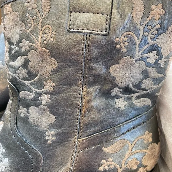 Taos Leather Ankle Boots 38