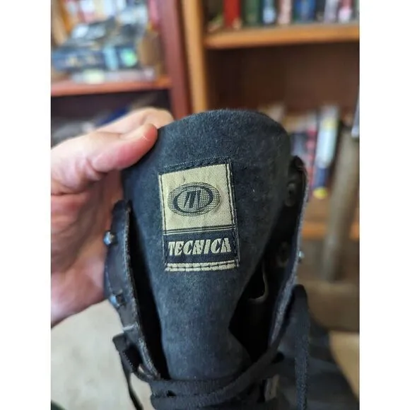 Tecnica black suede women's hiking winter boots euc sz 9