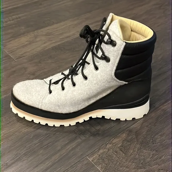 The North Face Cryos Urban Explorer Boots Italy wool leather hiking Womens Sz 10