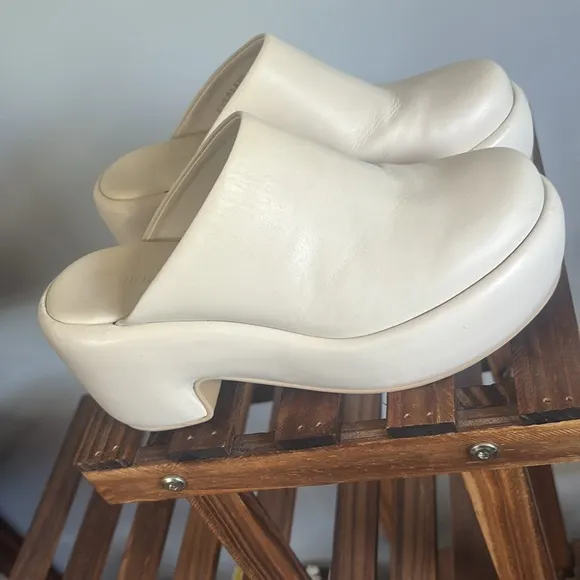 The Puff A Clog Women's Cream Platform Clogs