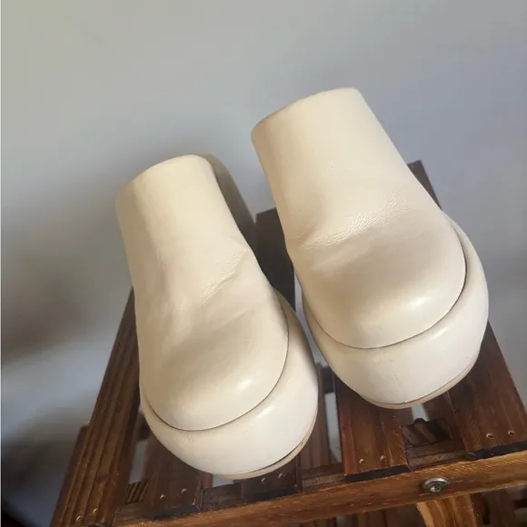 The Puff A Clog Women's Cream Platform Clogs