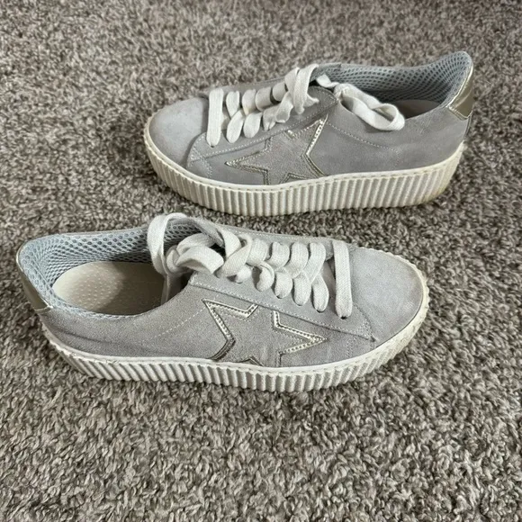 The Shoe Box Platform Tennis Shoes Size 6