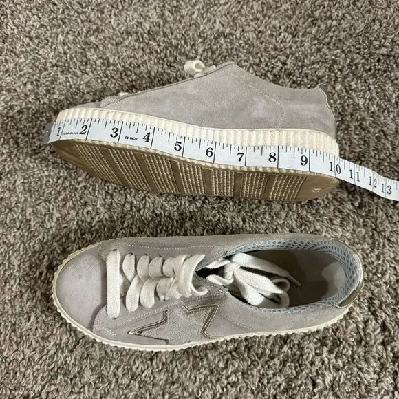 The Shoe Box Platform Tennis Shoes Size 6