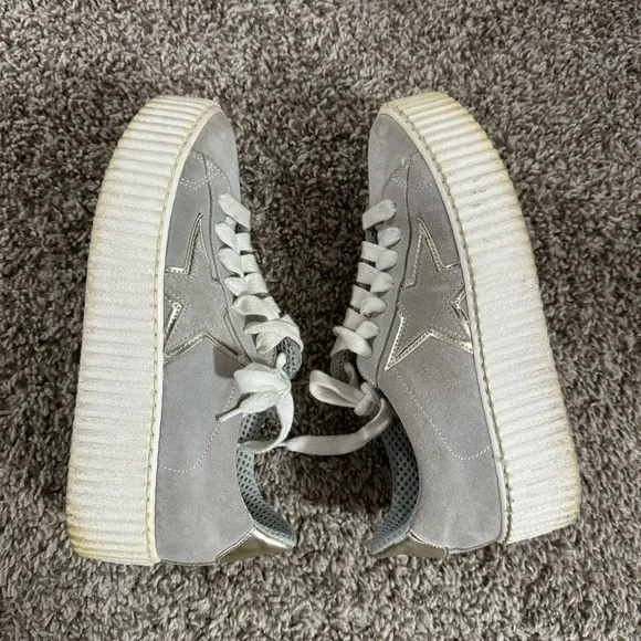 The Shoe Box Platform Tennis Shoes Size 6