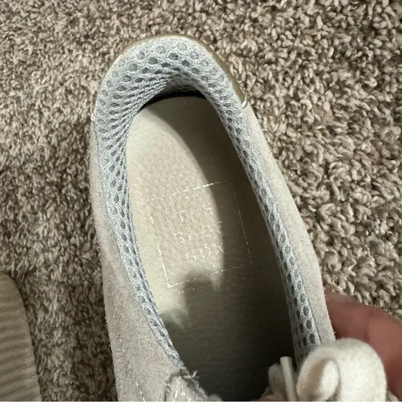 The Shoe Box Platform Tennis Shoes Size 6