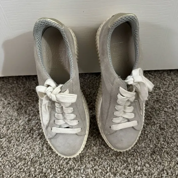 The Shoe Box Platform Tennis Shoes Size 6