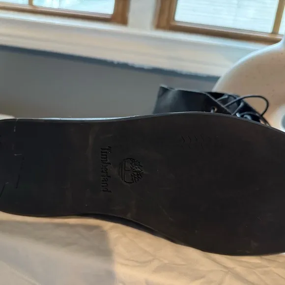 Timberland Black Chukka Boots Sleek Leather Design