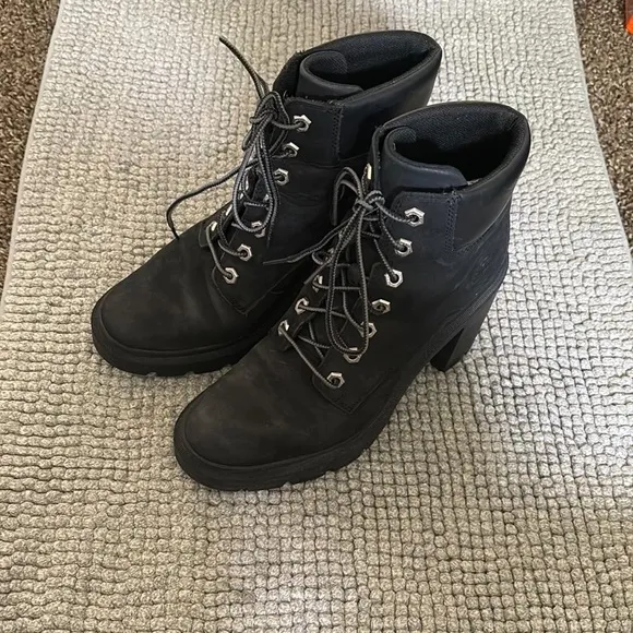 Timberland Black Heeled Boots with Chunky Heel