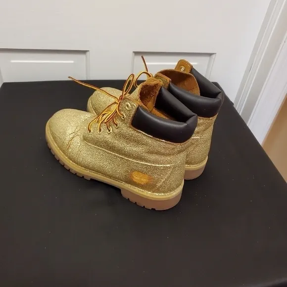 Timberland Boots Covered in Gold Glitter  …