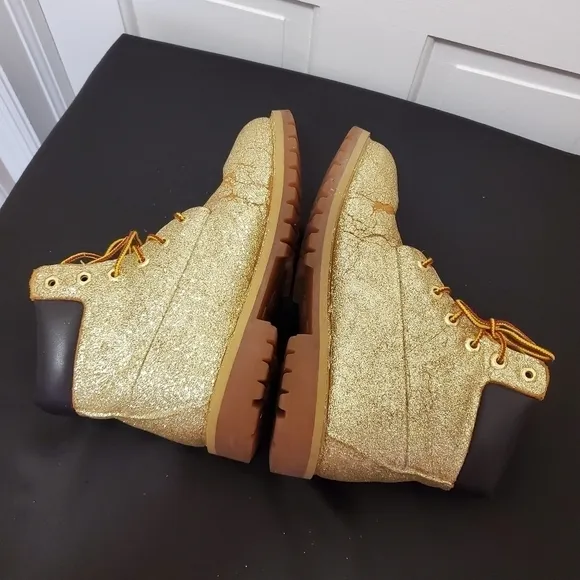 Timberland Boots Covered in Gold Glitter  …