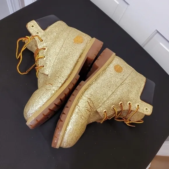 Timberland Boots Covered in Gold Glitter  …