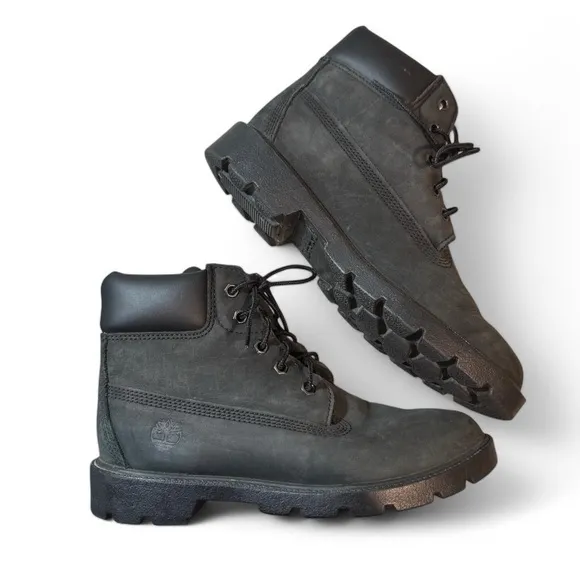 Timberland Classic 6 Inch Waterproof Boots | Size 4.5 in juniors OR 6 in women