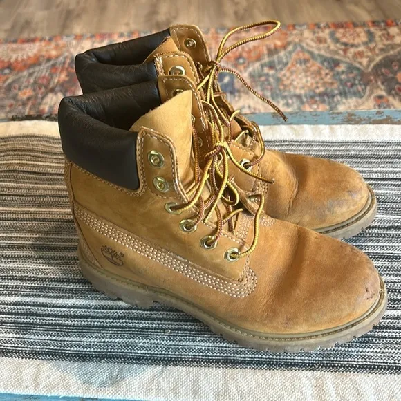 Timberland Classic Boots Mens Waterproof Nubuck Wheat Size 6M
