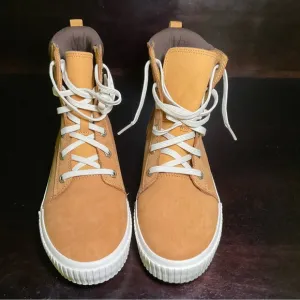 Timberland Tan High-Top Boots. Size 9.5. Never worn.