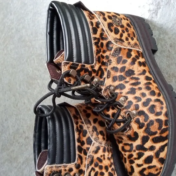 Timberland Women's London Square Leather Leopard Print Hiker Boots, 7