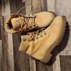 Timberland Work Boots Boys Size 4