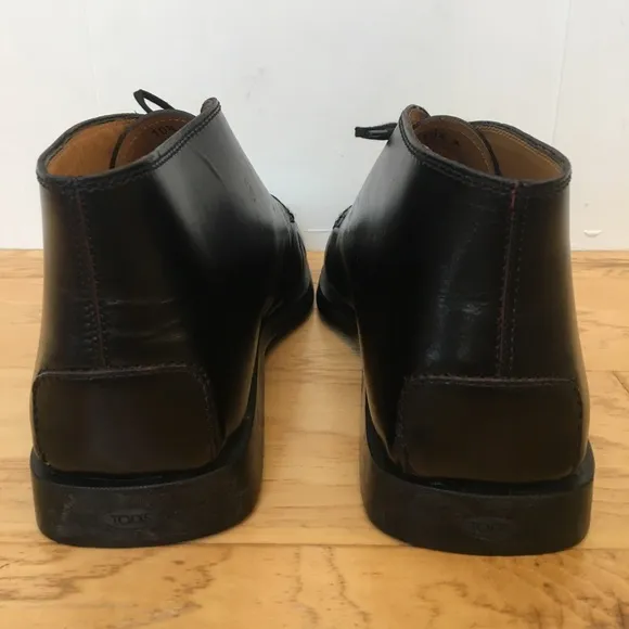 Tod’s Black Leather Lace Up Chukka Boot in 10 1/2 Square Toe Italy Like New