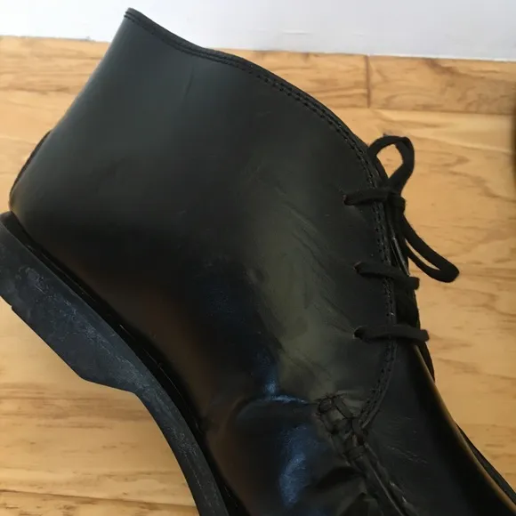 Tod’s Black Leather Lace Up Chukka Boot in 10 1/2 Square Toe Italy Like New